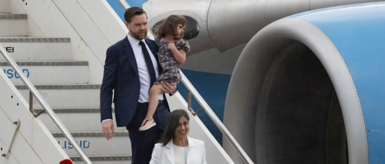 Il vicepresidente degli Stati Uniti JD Vance è arrivato a Roma: incontrerà Giorgia Meloni