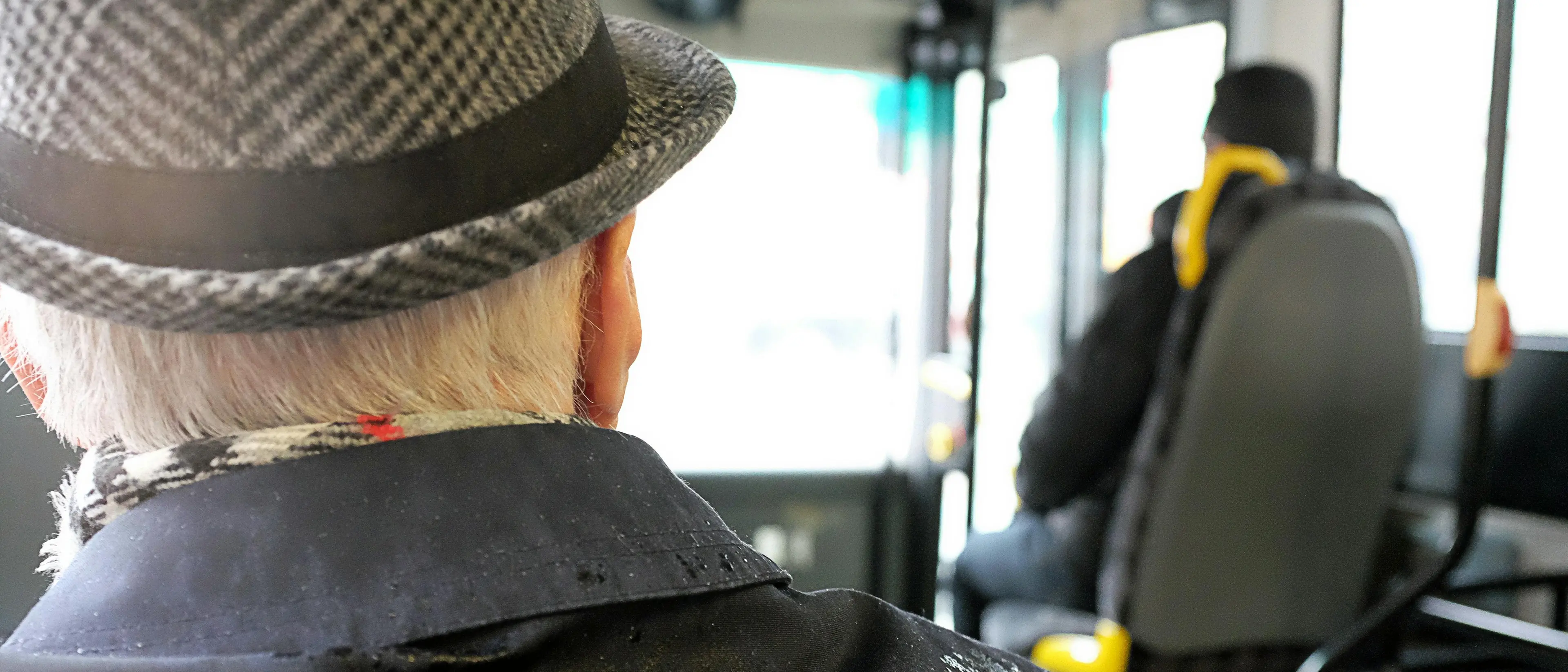 La borsa gialla sull’autobus 51 e un sognatore in cerca del suo viaggio\u00A0\n