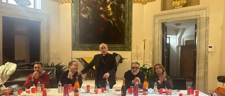 Nella Chiesa degli artisti di Roma il pranzo di Pasqua per i clochard. Monsignor Staglianò: «Costruiamo una rete»\n