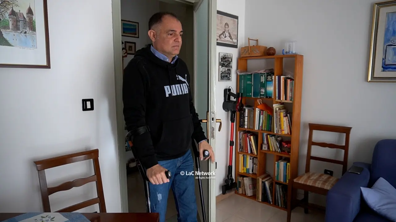 Ritorno in Calabria da incubo per un ex poliziotto: «Disabile e malato, mi hanno abbandonato in stazione sotto la pioggia»\n