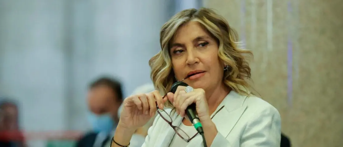 Pomeriggio Cinque, crisi nera: Myrta Merlino resta in trincea ma Mediaset prepara il rimpasto\n