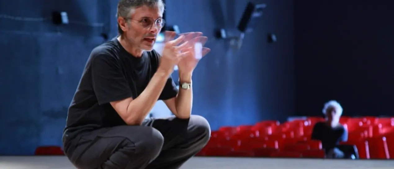 Corpo, spazio, movimento: al teatro comunale di Soverato il workshop di Michele Monetta\n