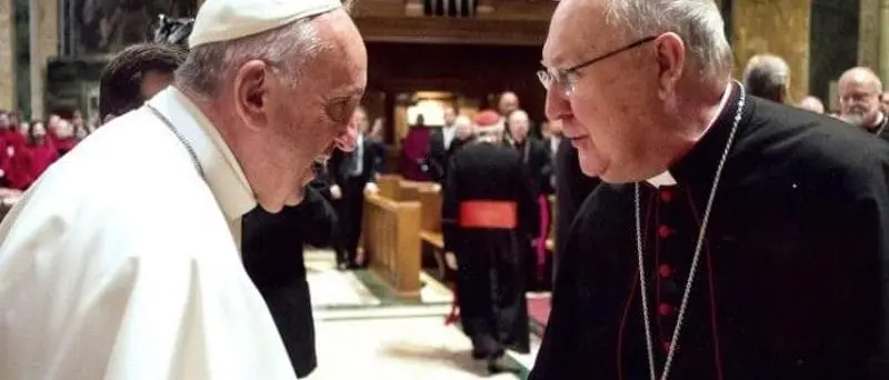 Il Camerlengo Kevin Farrell, ecco chi è e cosa fa l'uomo più importante del Vaticano dopo la morte del Papa