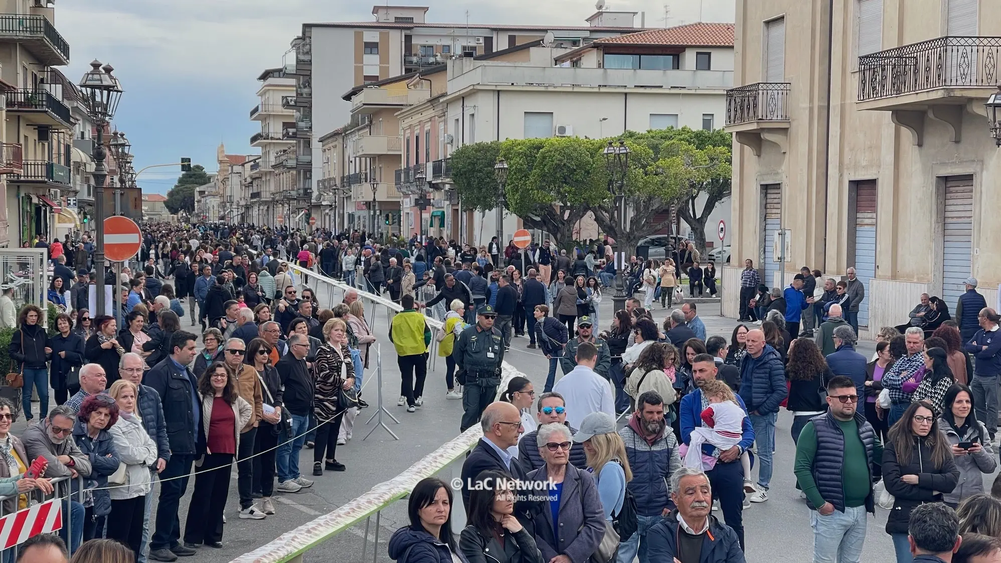 A Siderno 550 metri di dolcezza, la regina di Pasquetta è una sguta da record\n