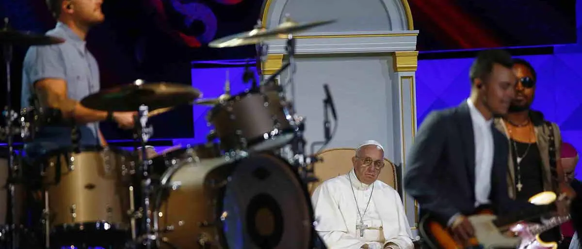 Francesco, da Sanremo alla copertina di Rolling Stone: il rapporto del Papa\u00A0“popstar” con la musica\n