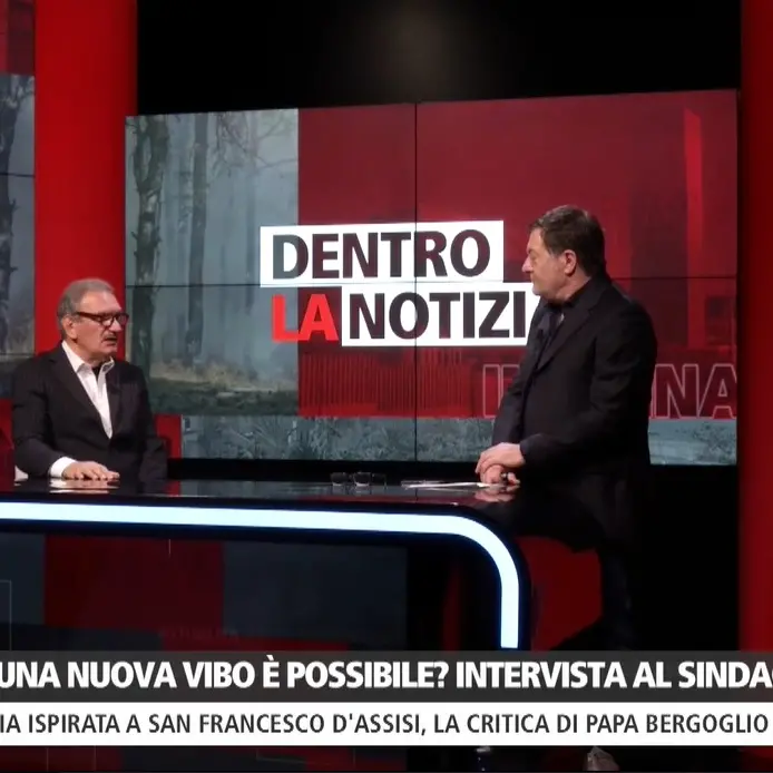 «Vibo sta\u00A0cambiando e i cittadini sono con noi»: il sindaco Enzo Romeo a Dentro la notizia\n