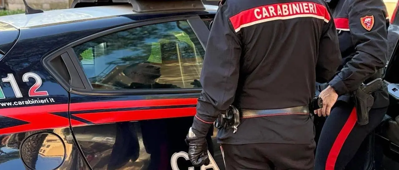 Aggredirono, legarono e rapinarono un uomo all’interno della propria casa: arrestati nel Cosentino due senzatetto\n