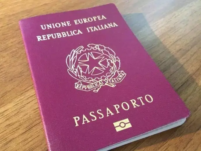 Sudamericani in Calabria per la cittadinanza, ora la stretta del Governo preoccupa. E c’è chi ha pagato 2500 euro per la “pratica”