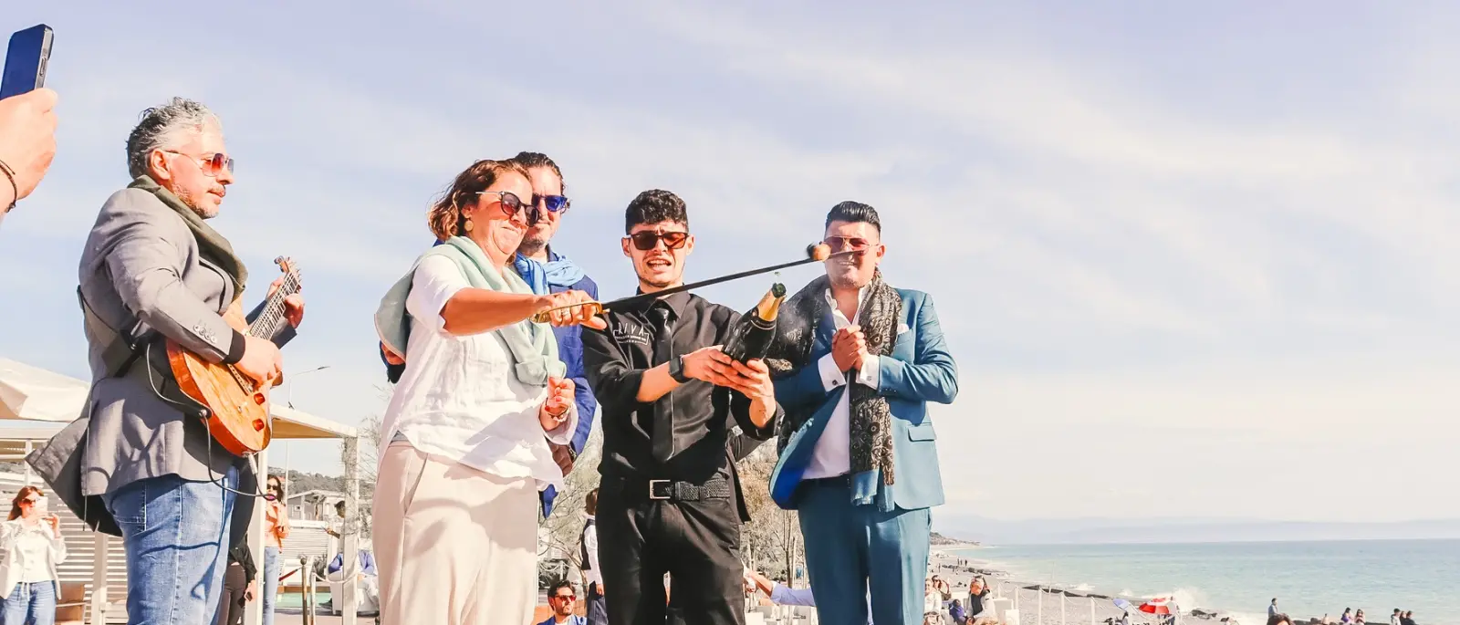 Al Riva Restaurant di Falerna il 25 Aprile si canta l’Italia: musica dal vivo e cucina del territorio