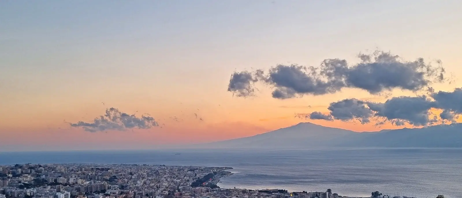 Reggio Calabria, la Metrocity c’è ma le funzioni restano alla Regione: storia di un’incompiuta e dei suoi borghi che si spopolano\n