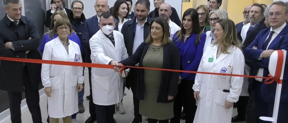 Catanzaro, inaugurati i nuovi locali della Radioterapia al Ciaccio: installati due\u00A0acceleratori lineari e una nuova tac\n