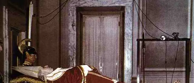 Il Papa e la vergogna che non meritava: il caso dell’imbalsamazione di Pio XII\n