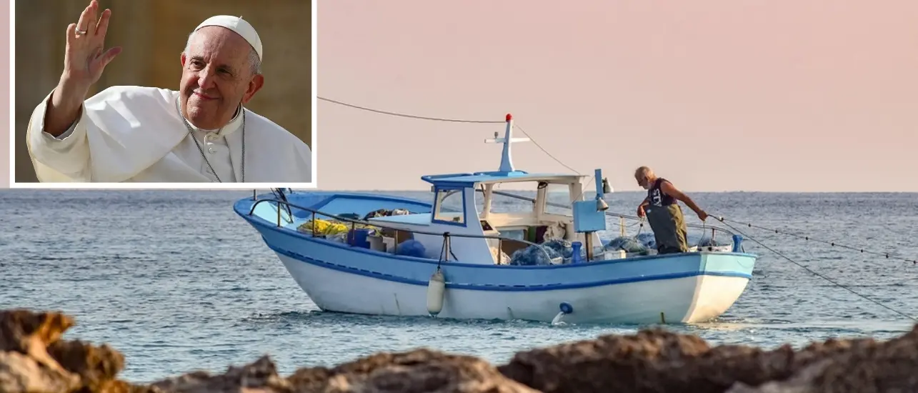 Ultimo saluto a Papa Francesco, le sirene dei pescherecci suoneranno in contemporanea in tutti i porti italiani\n