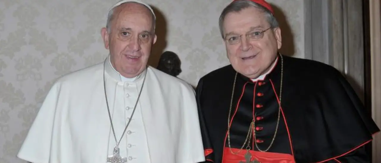 Raymond Burke, il cardinale dello strascico da 12 metri che Trump vorrebbe sul trono di Pietro\n