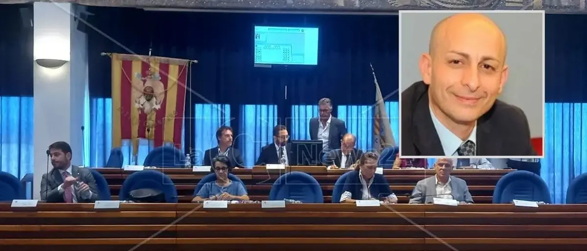 Catanzaro, in aula aumento Tari e variazione di bilancio per il Ceravolo. Resa dei conti nel Pd dopo l'addio di Celia\n