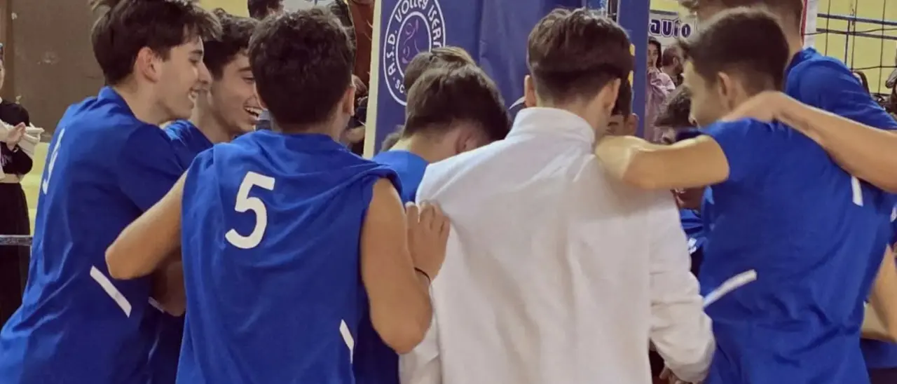 Calabria, è un altro trionfo: i ragazzi del volley vincono il trofeo giovanile delle regioni meridionali a Isernia\n