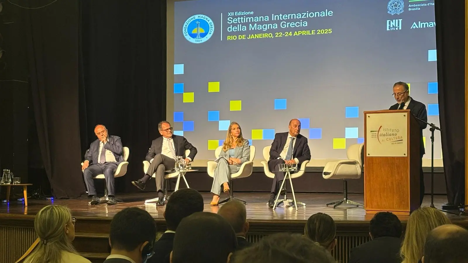 Mafia, forum con Gratteri e Nicaso in Brasile: «I criminali usano l’Intelligenza artificiale, serve adeguarsi»