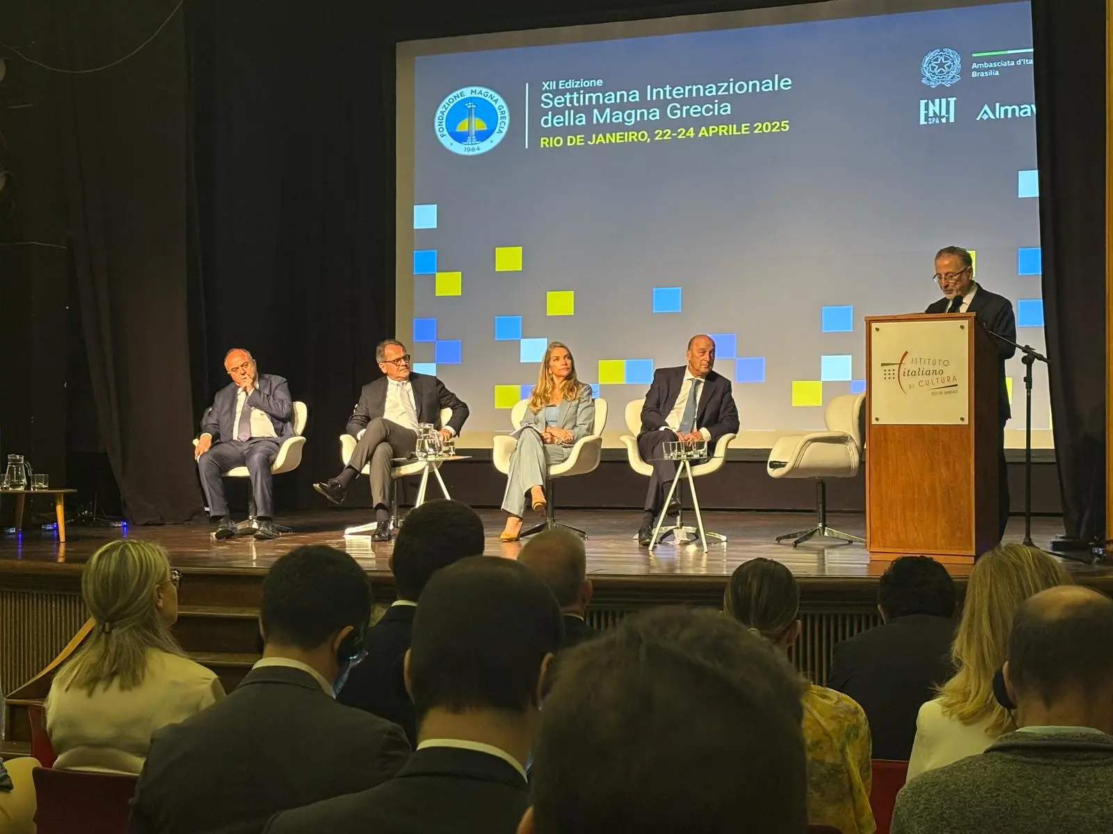 Mafia, forum con Gratteri e Nicaso in Brasile: «I criminali usano l’Intelligenza artificiale, serve adeguarsi»