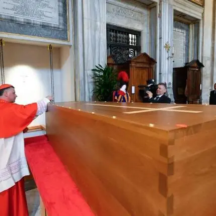 Papa Francesco ora riposa a Santa Maria Maggiore: «La Madonna mi ha detto di prepararmi la tomba»\n
