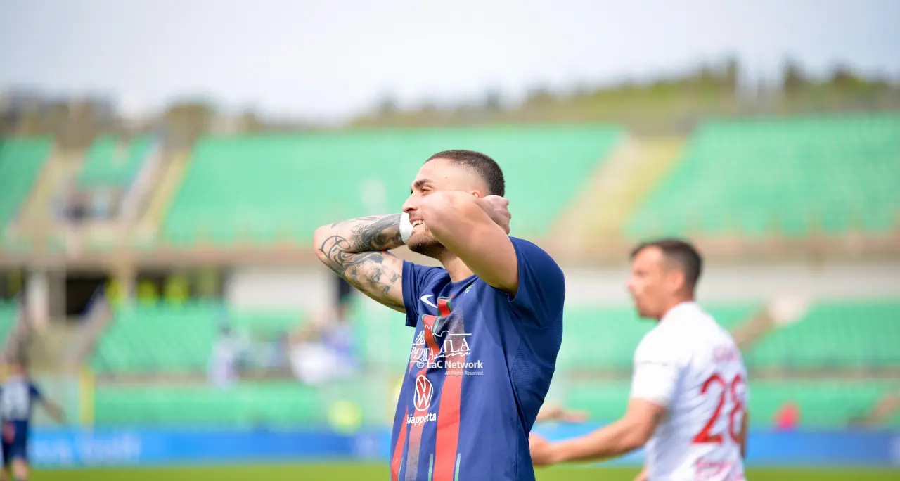 Cosenza Calcio, 19\u00A0giornate da fanalino di coda in Serie B: numeri horror per i Lupi\n