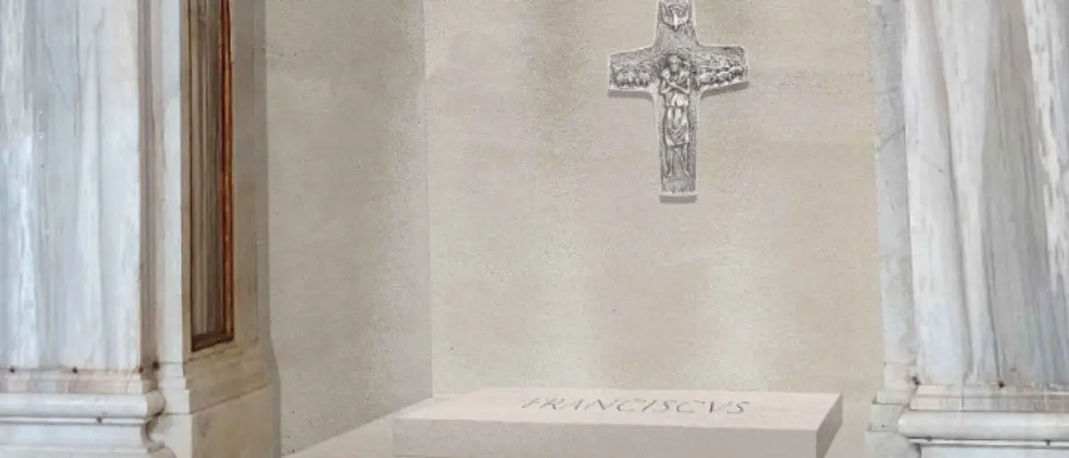 Papa Francesco, centinaia di fedeli in visita\u00A0alla tomba nella Basilica di Santa Maria Maggiore\n