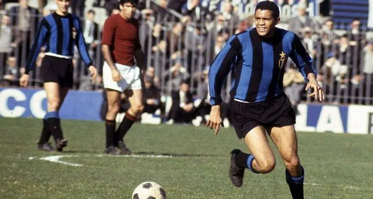 Lutto nel mondo del calcio, è morto a 84 anni Jair: fu protagonista della “Grande Inter” di Herrera
