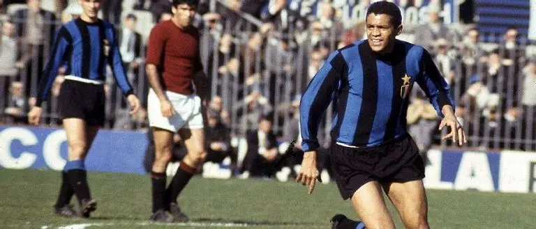 Lutto nel mondo del calcio, è morto a 84 anni Jair: fu protagonista della “Grande Inter” di Herrera