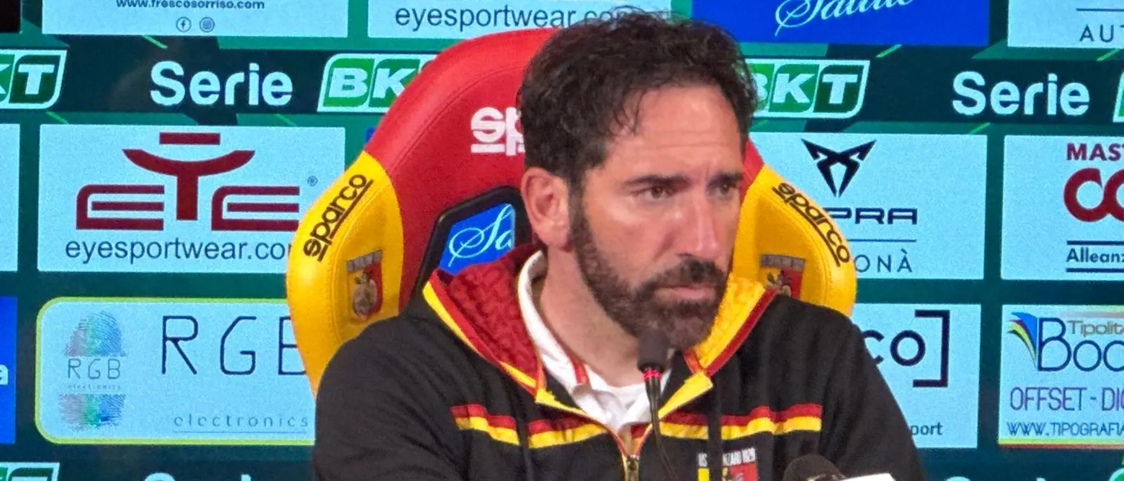 Catanzaro-Palermo 1-3, Caserta: «L’autorete ha condizionato il match, ma noi dovevamo fare meglio nel primo tempo»\n