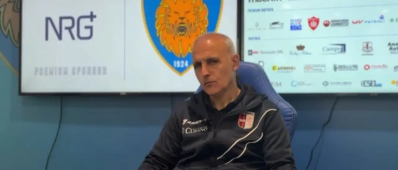 La Vibonese crolla (3-0) sotto i colpi della capolista Siracusa. Facciolo: «Abbiamo avuto le nostre occasioni, poi è andata in salita»