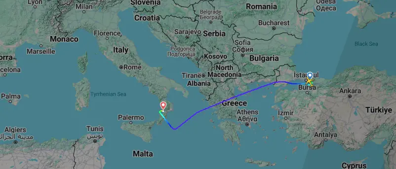 Atterraggio d’emergenza a Lamezia Terme dopo un malore per un passeggero del volo Istanbul-Casablanca\n