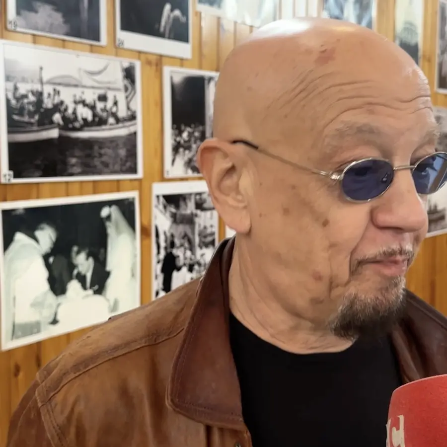 Enrico Ruggeri incanta Corigliano-Rossano con un live d’autore: «L’autotune? Non sappiamo neanche cos'è»\n