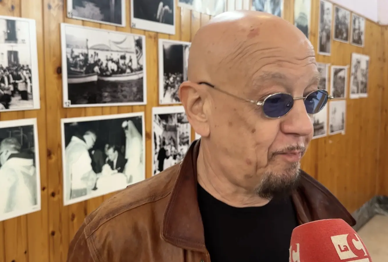 Enrico Ruggeri incanta Corigliano-Rossano con un live d’autore: «L’autotune? Non sappiamo neanche cos'è»\n