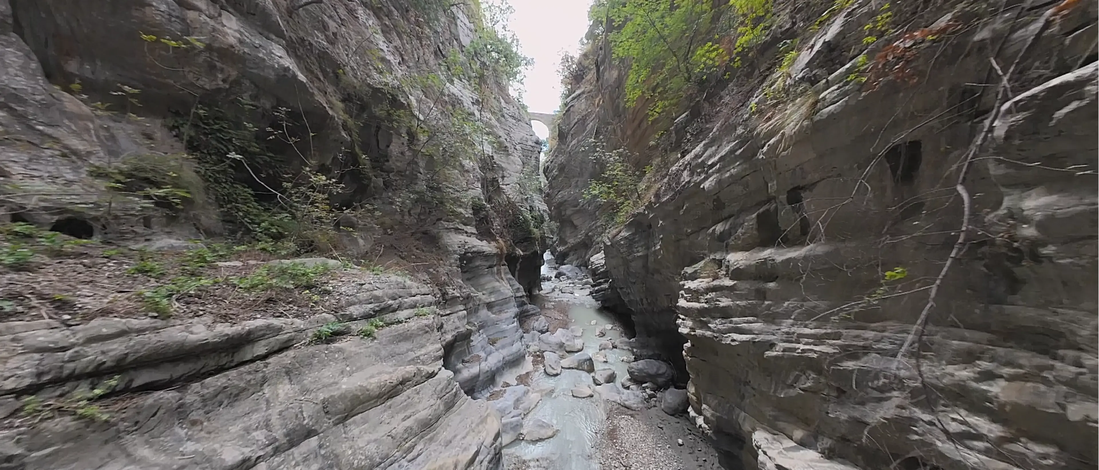 Gole del Raganello ancora sotto sequestro a quasi 7 anni dalla tragedia che causò 10 morti, il sindaco di Civita: «Vanno riaperte»