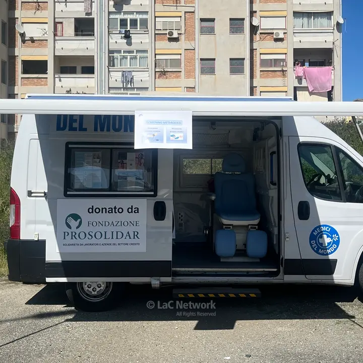 Medici del mondo ad Arghillà: «Le persone vogliono curarsi. Noi cerchiamo di collegarle ai servizi»\n
