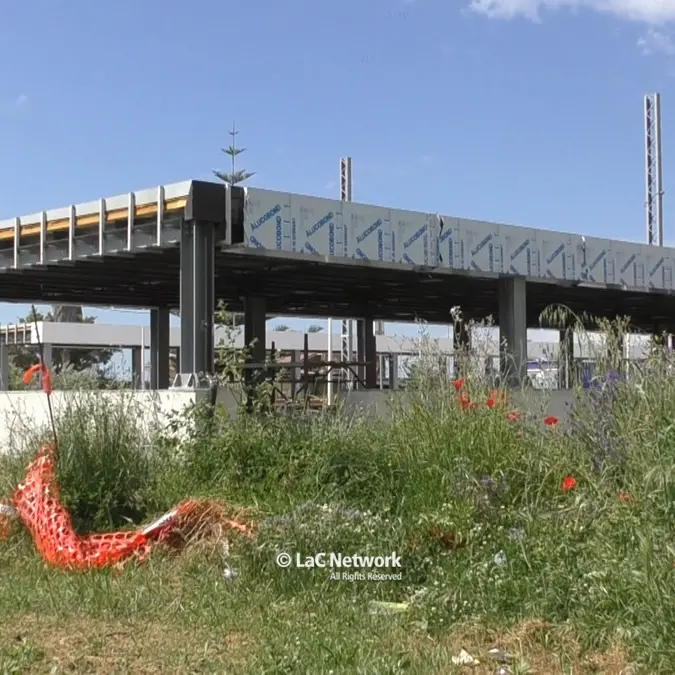 Lavori infiniti alla stazione di Botricello, cantiere nel degrado e nessun operaio: «Partiti nel 2017 non sono ancora terminati»\n