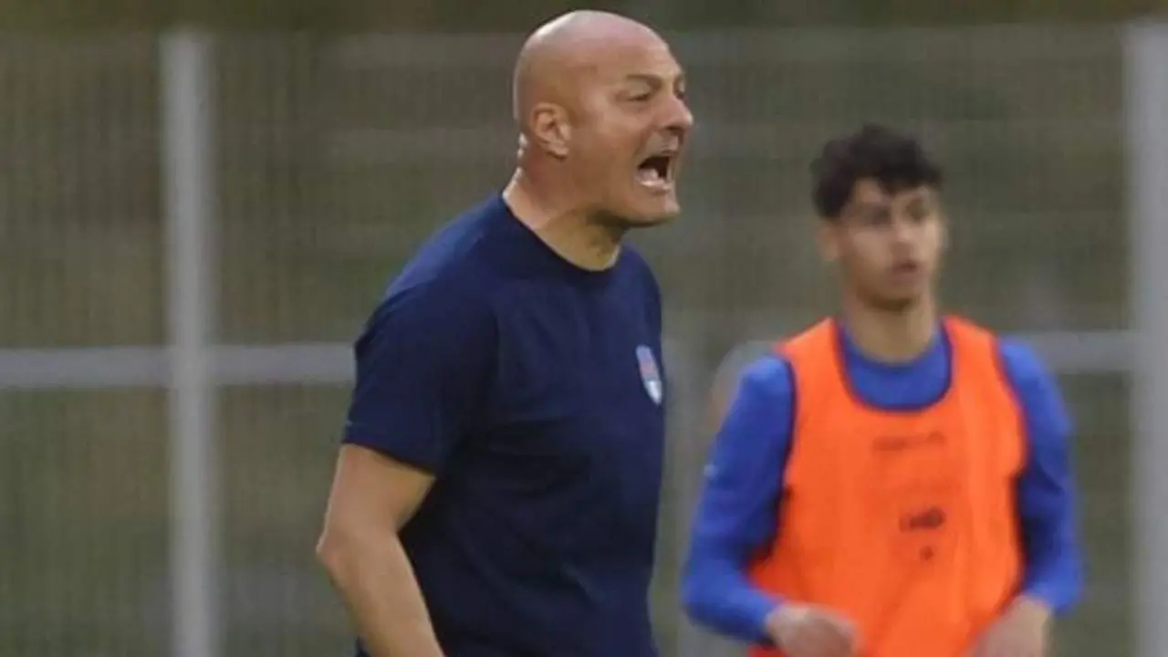 Serie D, scossone in casa Locri ad una giornata dalla fine: esonerato mister Scorrano\n