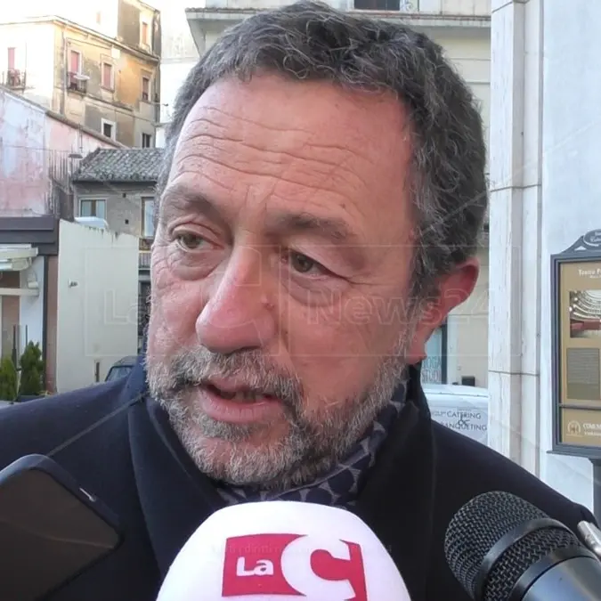 Meloni rinvia l’ok alla legge istitutiva della giornata delle vittime degli errori giudiziari, Caiazza: «Politica troppo debole»\n
