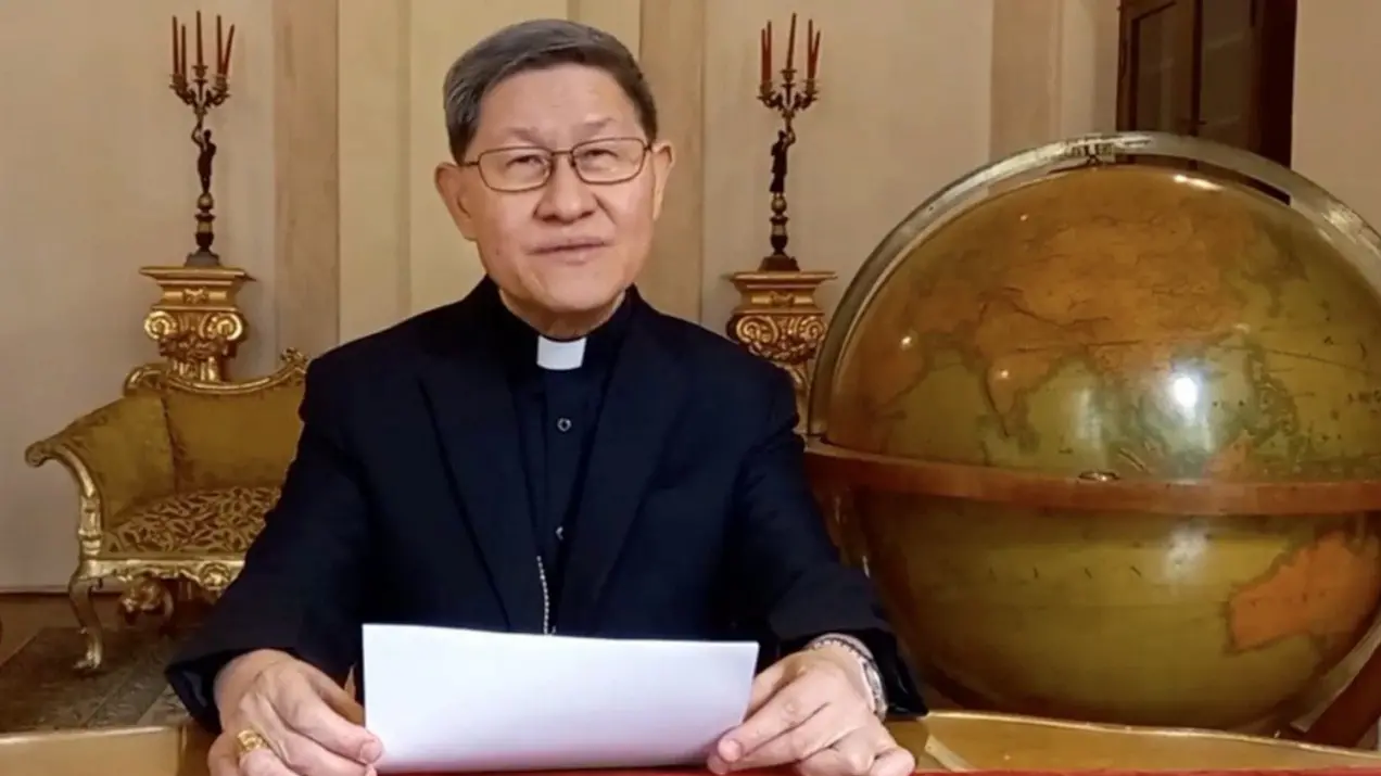 Chi è Luis Antonio Tagle, il cardinale filippino che potrebbe raccogliere l’eredità di Papa Francesco