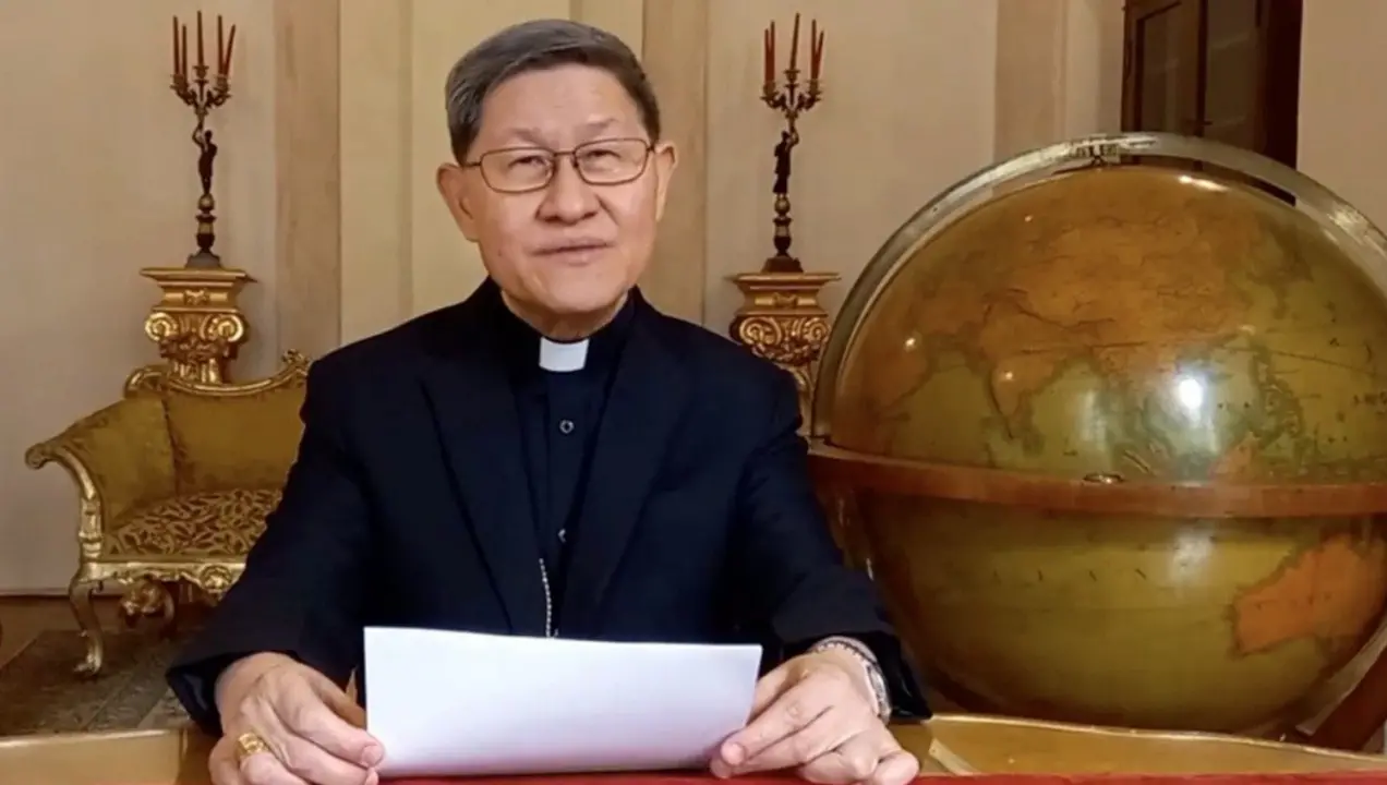 Chi è Luis Antonio Tagle, il cardinale filippino che potrebbe raccogliere l’eredità di Papa Francesco\n