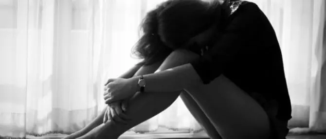 Minorenni violentate a Seminara, una di loro frustata e minacciata dai parenti per aver denunciato: misure cautelari per zia e cugino\n