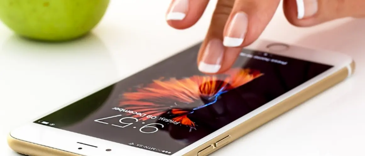 Meta lancia un'app d’intelligenza artificiale autonoma per sfidare ChatGpt: prenderà i dati dai nostri profili social\n