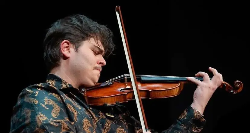 Mihail Ion torna in Calabria con il suo prezioso violino\u00A0Stradivari del 1730: «Colpito dal calore di questa terra»\n