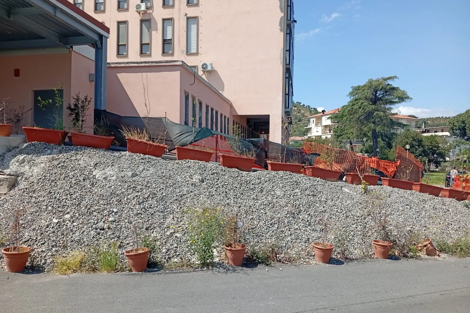 L\\'ingresso (l\\'accesso al pronto soccorso) del \"Vittorio Cosentino\"