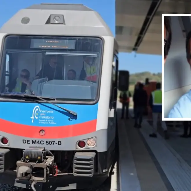Sulla nuova metro di Catanzaro l’ultima corsa del ferroviere\u00A0Pietro prima della pensione: «Questo lavoro mi ha riempito la vita»\n\n\n