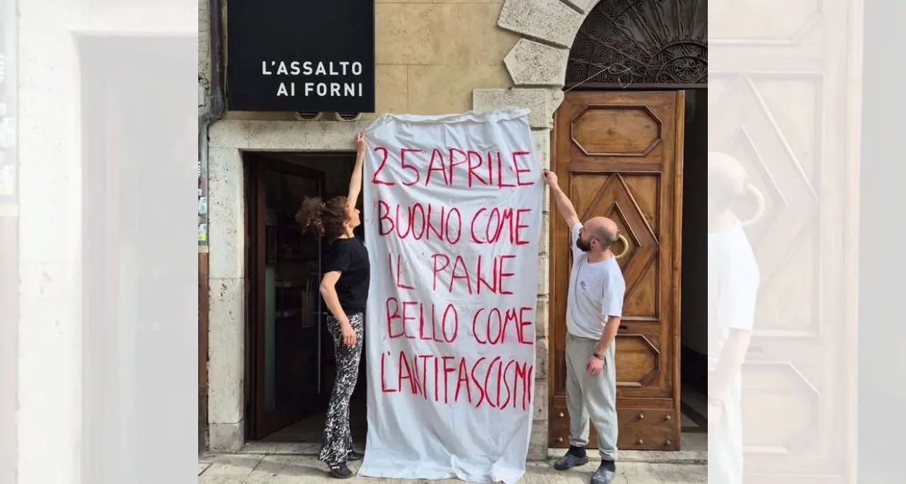 Bella ciao contro le ombre.\nFinestre aperte, lenzuola appese, il profumo del pane e saluti romani\n