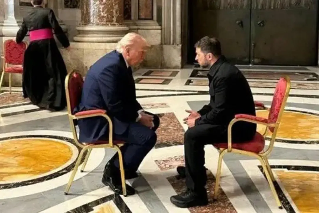 <p>L&#39;incotro tra Trump e Zelensky in Vaticano (foto Ansa)</p>\\n