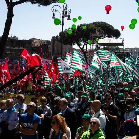 Primo maggio, sindacati in piazza «uniti per un lavoro sicuro». Meloni: «Creati oltre un milione di posti»