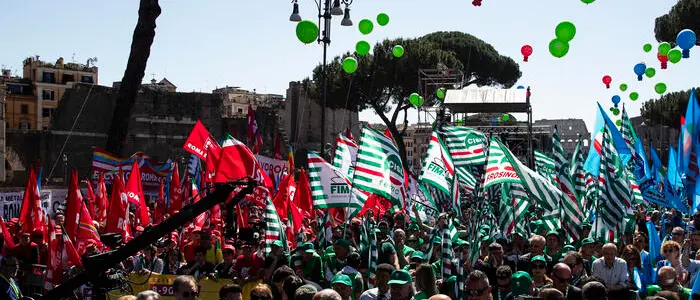 Primo maggio, sindacati in piazza «uniti per un lavoro sicuro». Meloni: «Creati oltre un milione di posti»