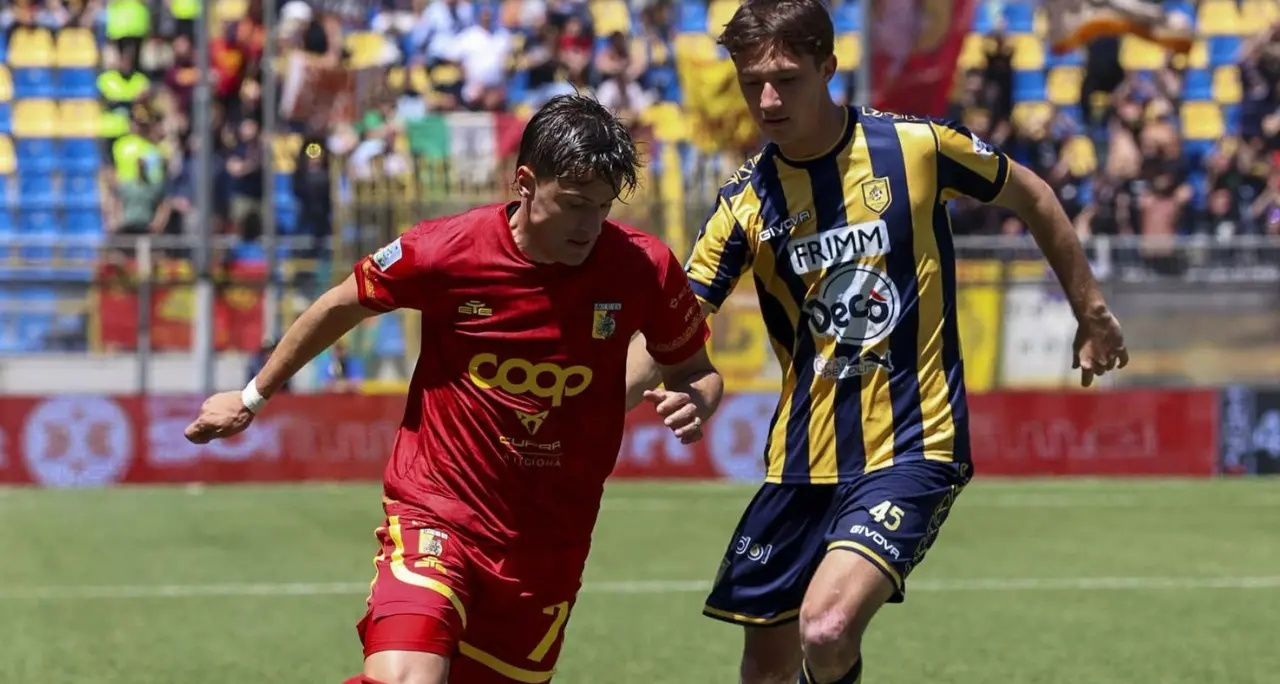 Juve Stabia-Catanzaro, seconda pesante sconfitta consecutiva per le Aquile: finale 2 a 0\n