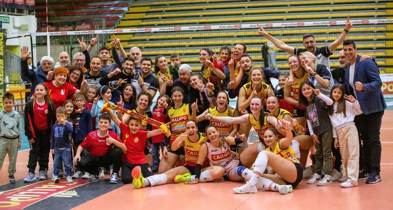Volley femminile, la Tonno Callipo domina la B2 e sogna in grande. Coach Boschini: «Due stagioni piene di soddisfazioni»\n